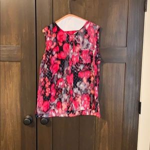 T Tahari sleeveless shirt